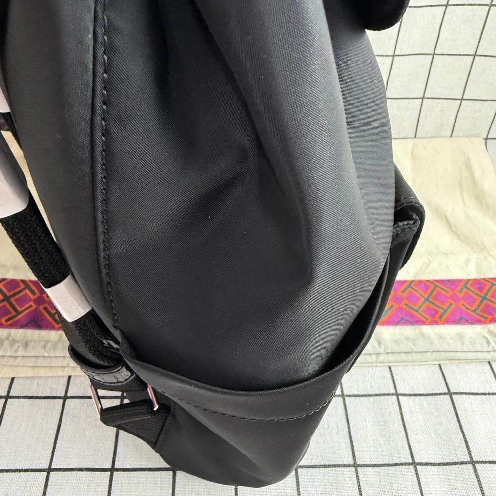 NEW Tory Burch NYLON FLAP BACKPACK in black-Authentic